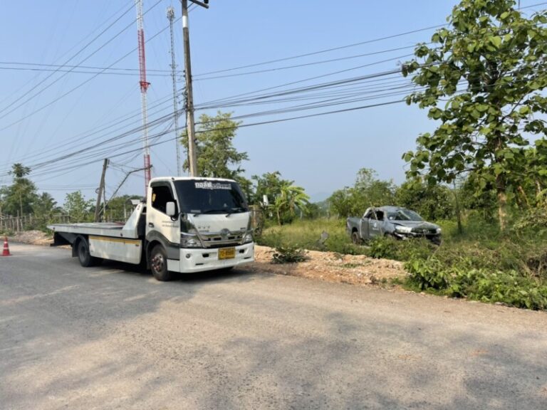 บริการรถยกรถสไลด์ลำปาง มีประกันสินค้า รถเสีย รถพังเรียกใช้บริการได้ตลอด 24 ชม