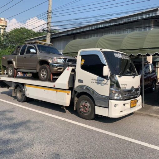 บริการรถยกรถสไลด์ลำปาง มีประกันสินค้า รถเสีย รถพังเรียกใช้บริการได้ตลอด 24 ชม